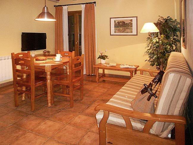 Apartamentos Turismo Rural Casa Santorroman - 4