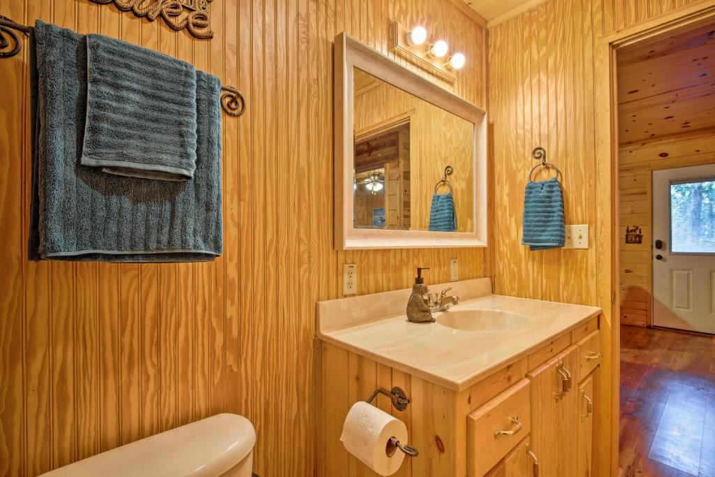 Serene Broken Bow Cabin with Hot Tub and Fire Pit photo