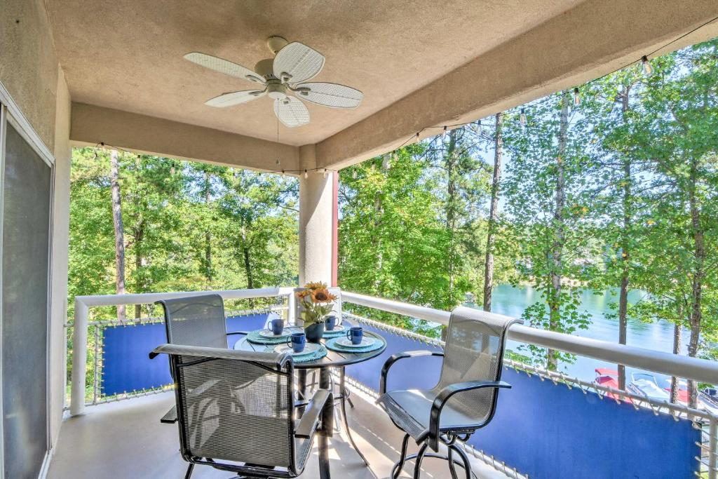 Views, Pools and Marina Lake Keowee Condo!, Salem