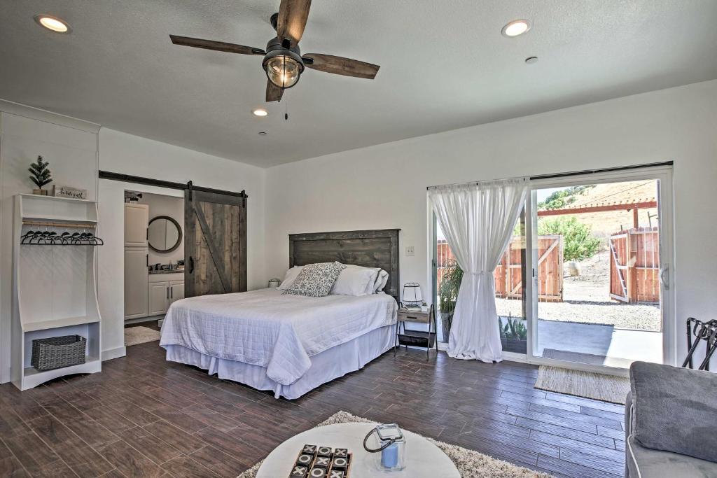 Cottage by the Lakes with Hot Tub by Lake Nacimiento