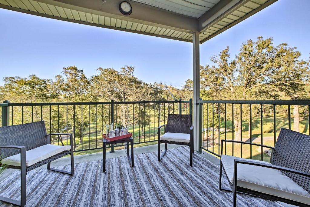 The Ridge Branson Condo with Pools and Golf Course!, Branson