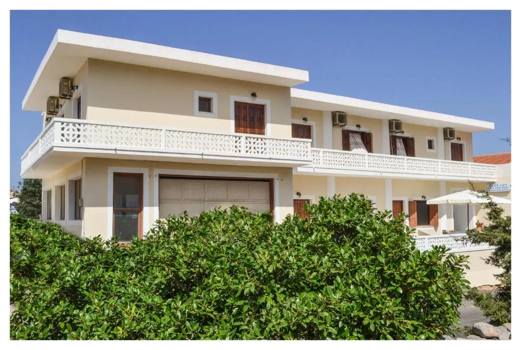 Blue Sky, hotel ve Frý