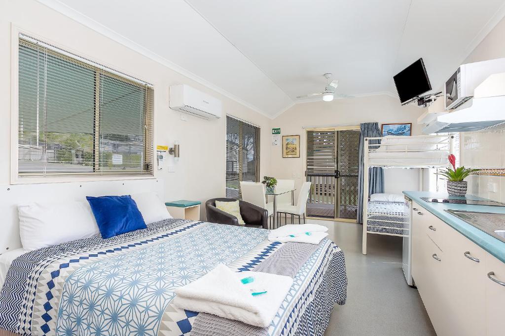 Tiaro Tourist Stopover photo
