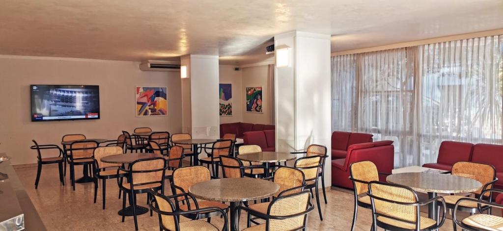 Hotel Cosmos - 5
