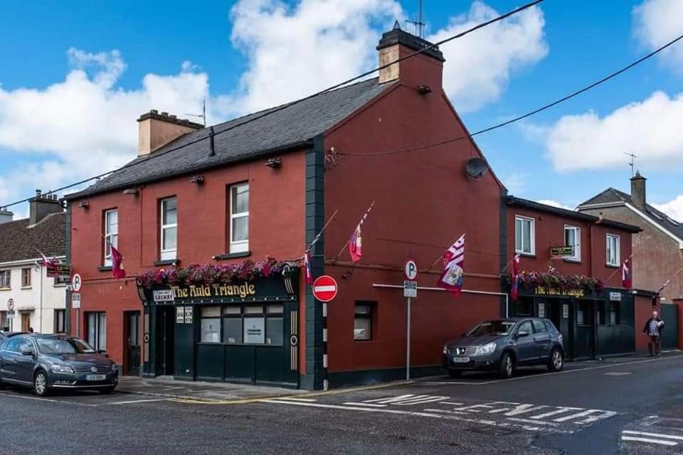 The Auld Triangle photo