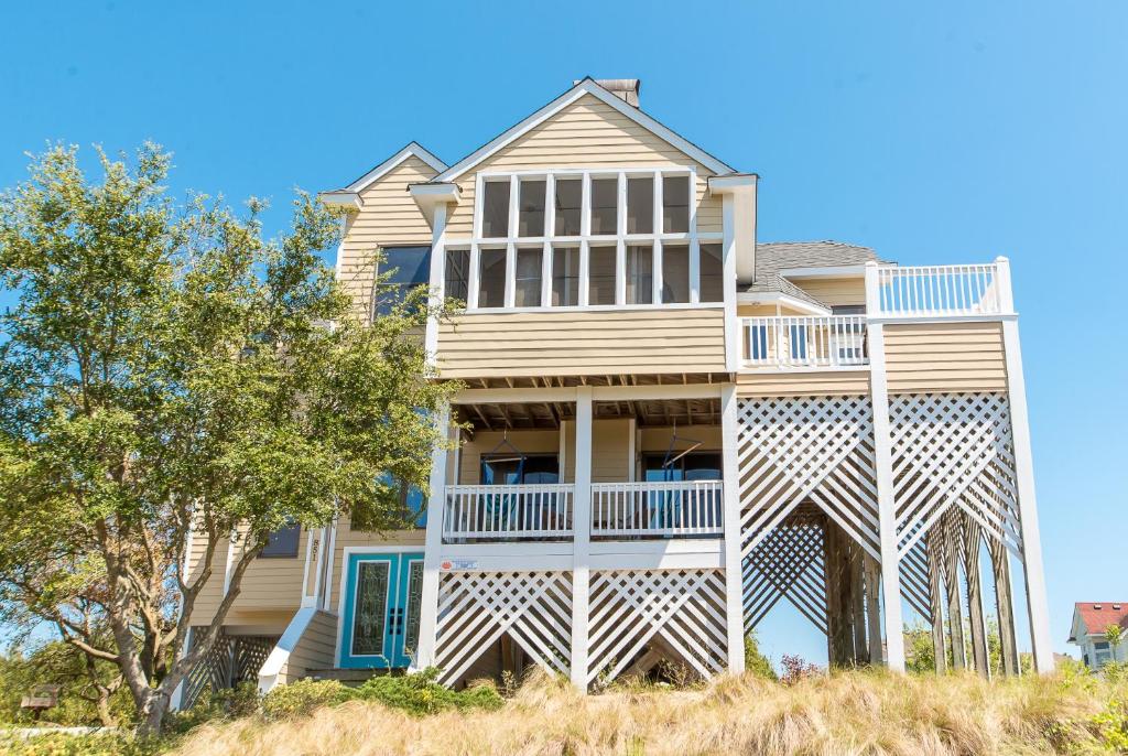 Seaquestered, Corolla