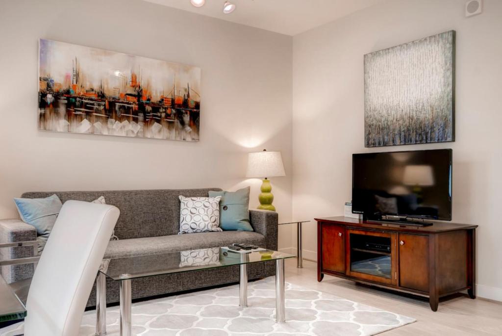 Popular attractions Area Nearby Property