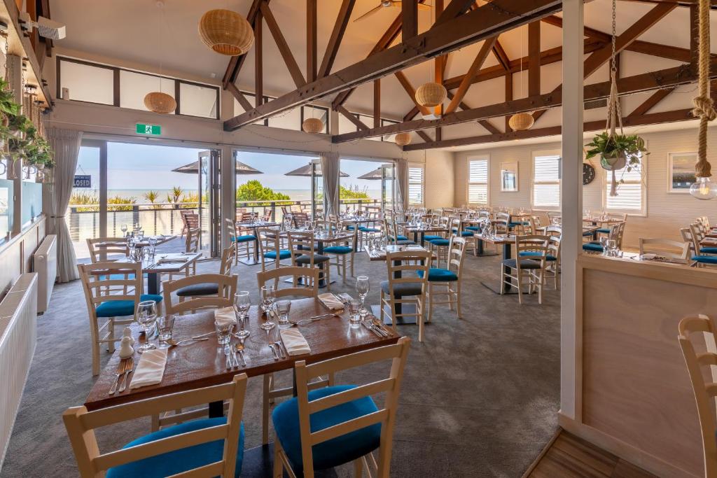 비치프론트 호텔 (Beachfront Hotel)