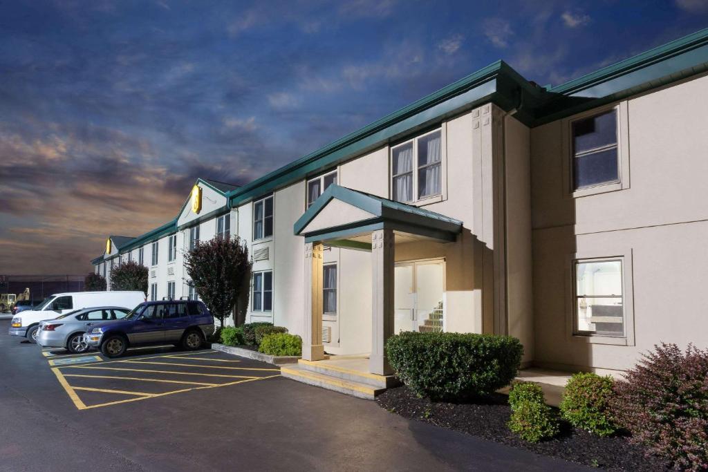 Super 8 by Wyndham Harrisburg Hershey West, Harrisburg