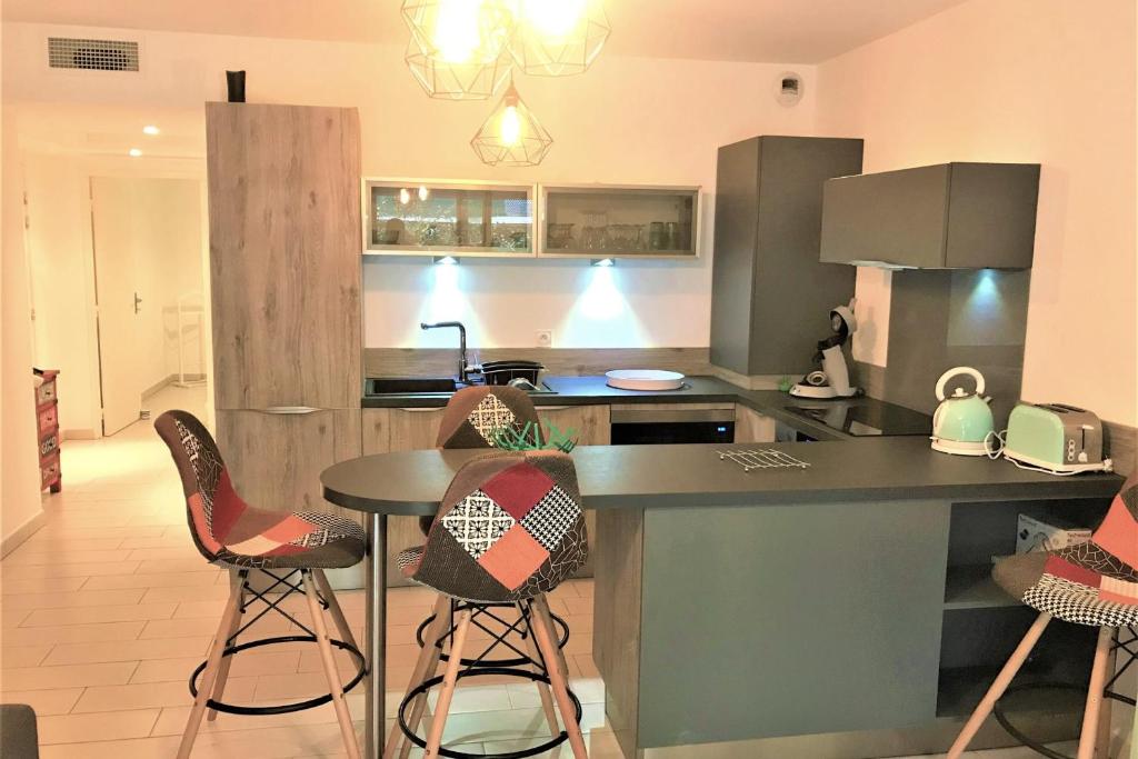 Centre Juan les Pins 1 bedroom with AC, swimming pool and parking - 1