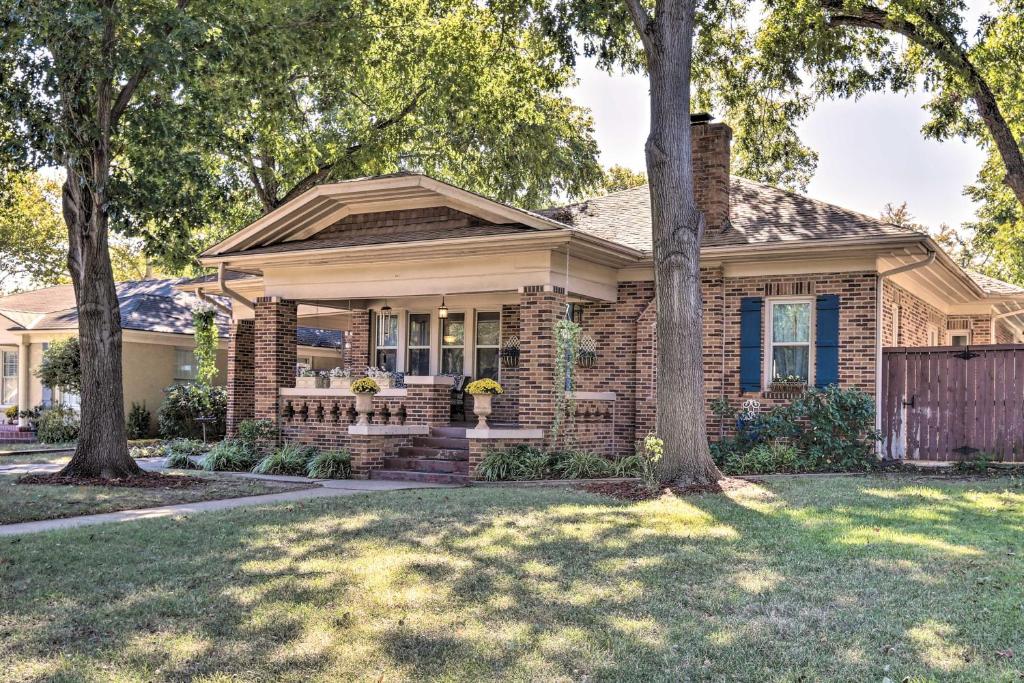 Country Club Cottage - Near MSU and Sheppard AFB! photo