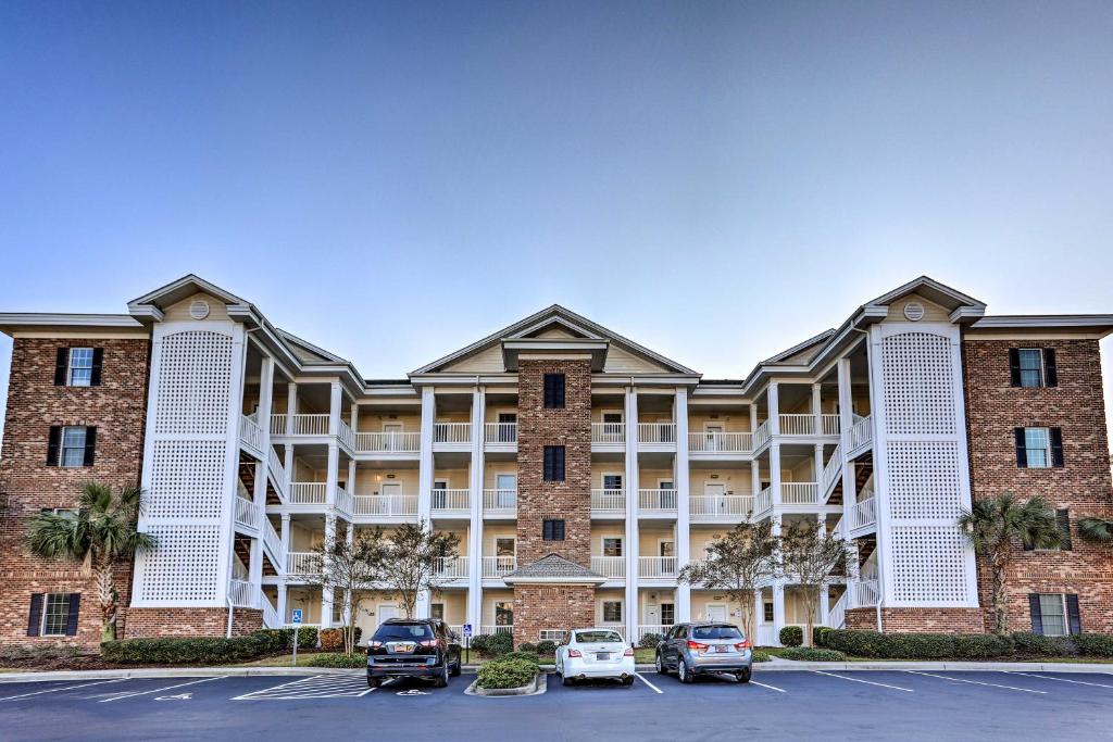 Magnolia Pointe Resort Condo 2 Mi to Myrtle Beach, Myrtle Beach (SC