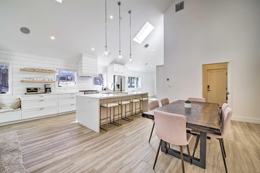 Modern Luxe Ski Home Less Than half Mi to Lake, 2 Mi to Ski photo