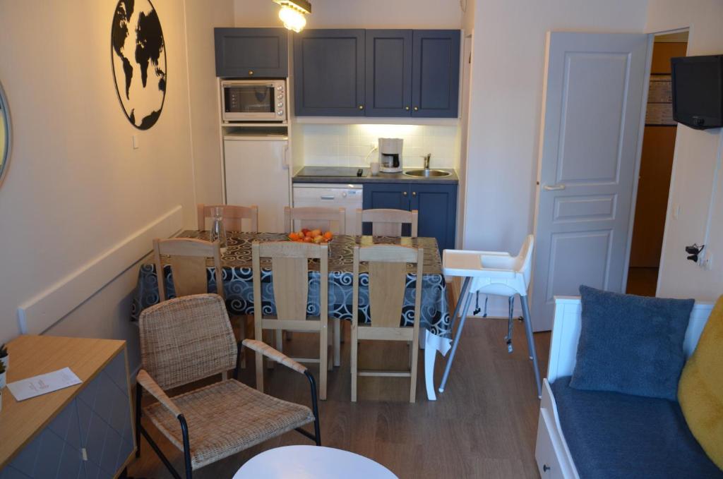 Pied de pistes, résidence 3 étoiles tout confort dont terrasse et piscine - 2