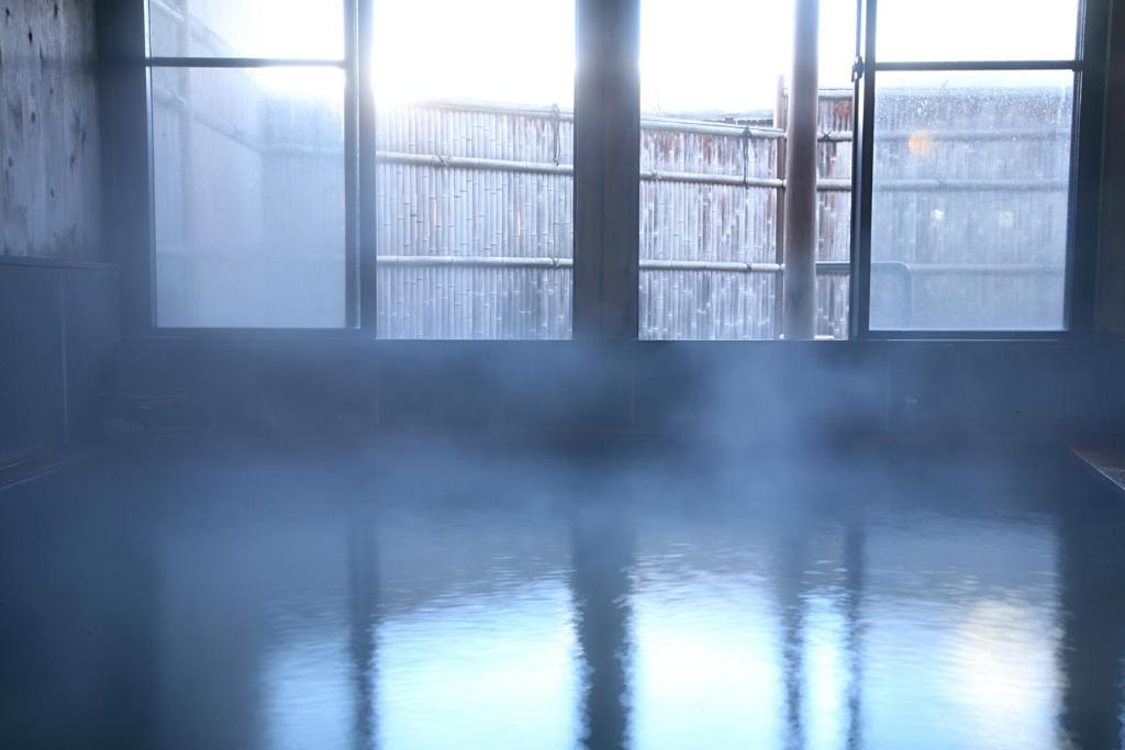 Hot spring bath
