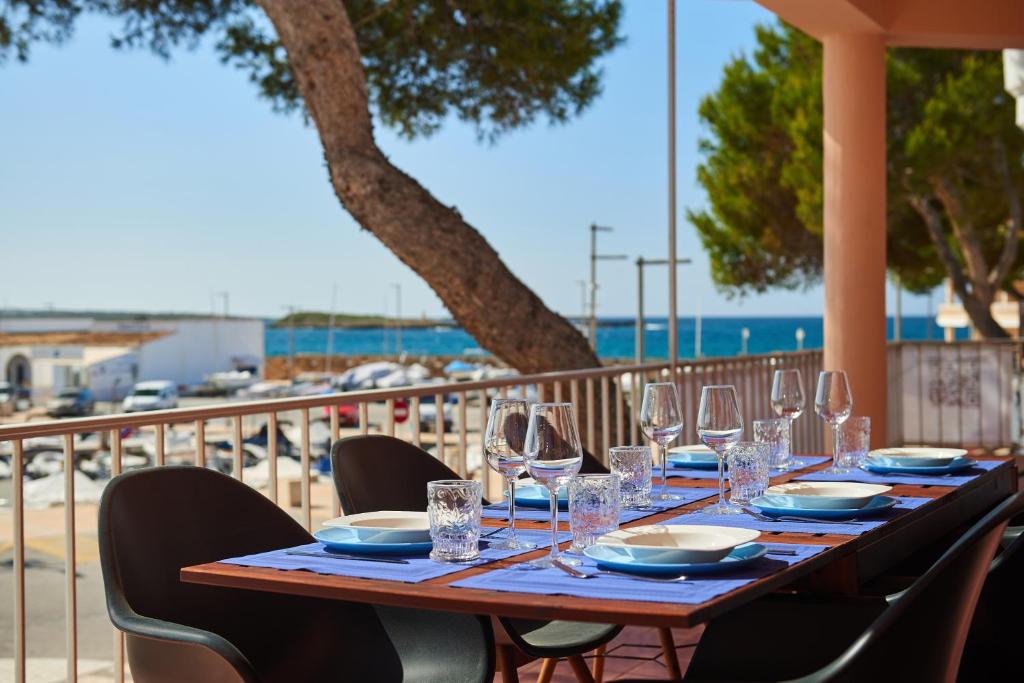 SAND - EnjoytheSeainColonia WE RENT FROM SAT TO SAT, EXCEPT WINTER, Colonia Sant Jordi