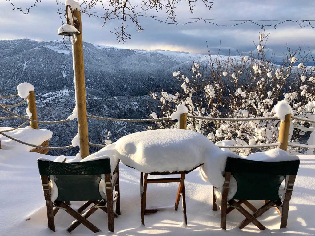 AlmondHouse Suites with Fireplace - ADULTS ONLY photo