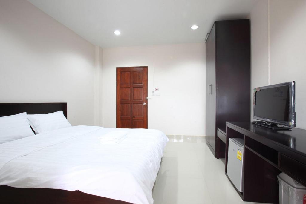 Guestroom, Garden Hill Hotel in Trang