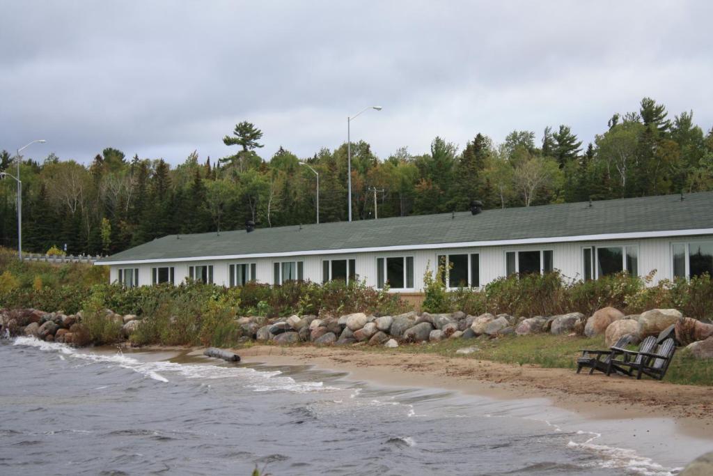 Carolyn Beach Inn photo