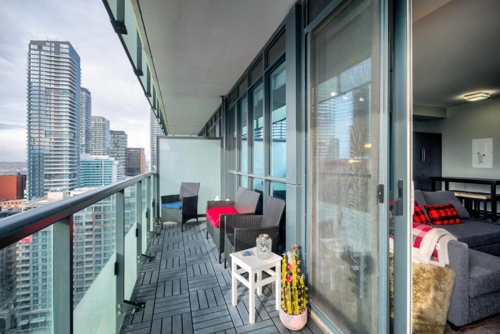 Luxury Adventure CN Tower/MTCC/Scotiabank Arena photo