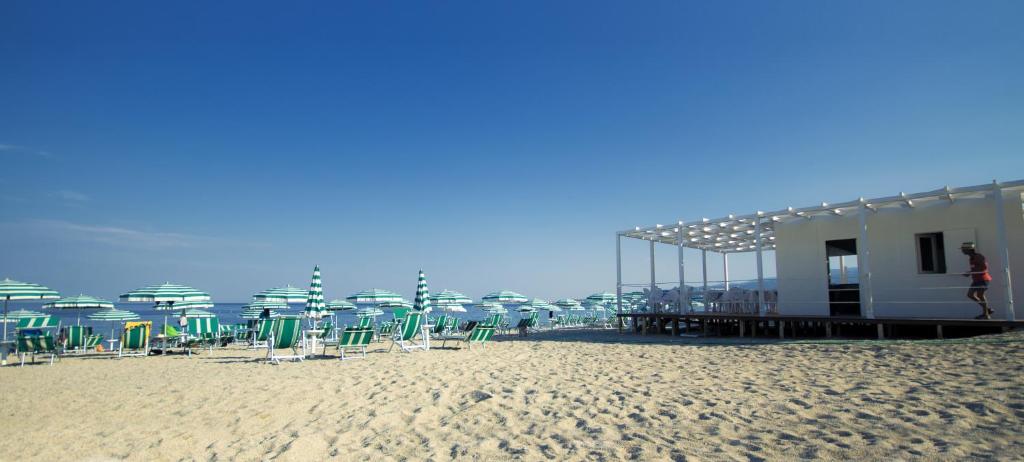 Rada Siri — Beach in Montepaone Lido, Calabria