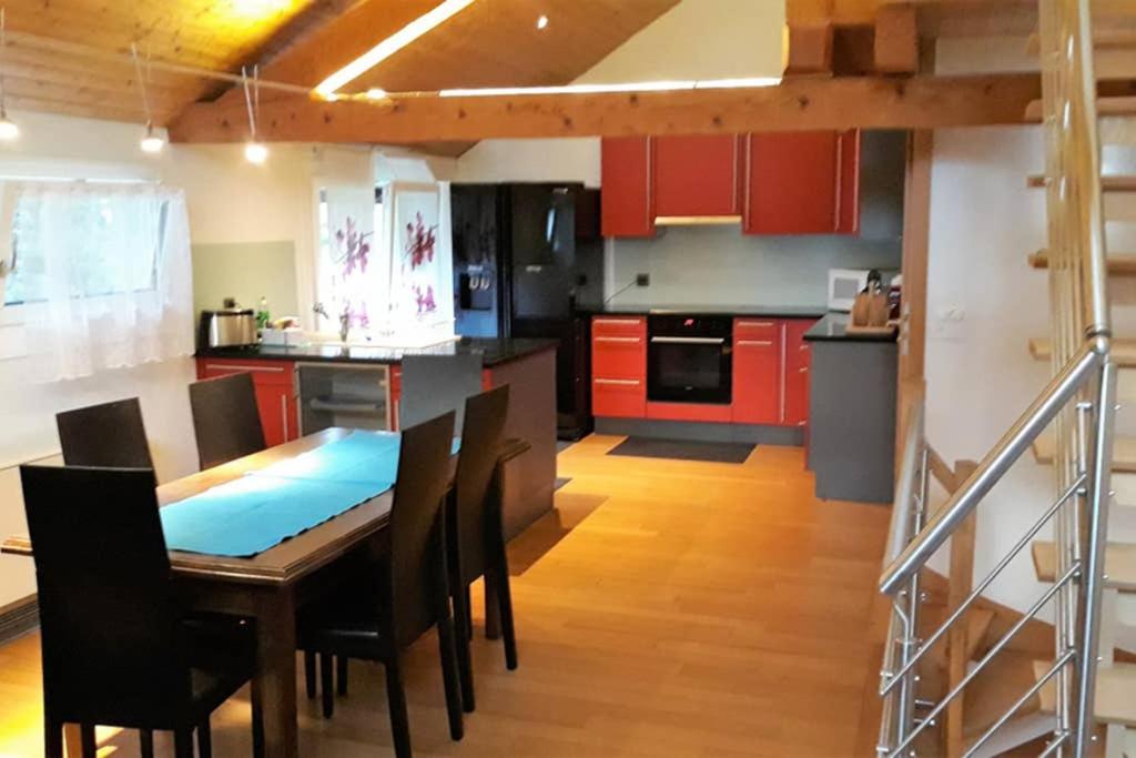 Whole large 3 levels apartment, Port-Valais