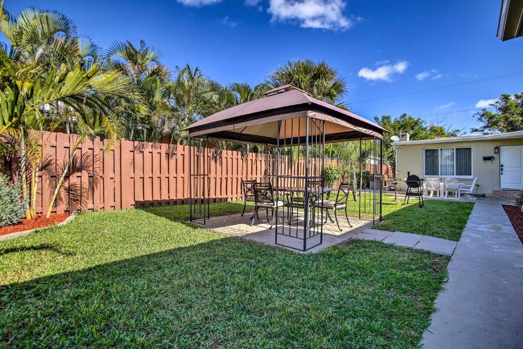 Ideally Located Abode with Gazebo in Pompano Beach!, Pompano Beach