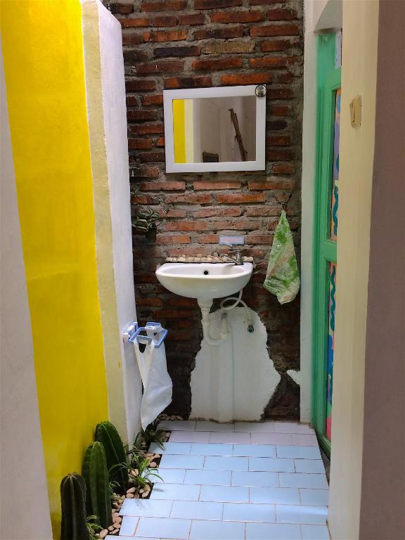 "NOMORE" Gallery and Guesthouse