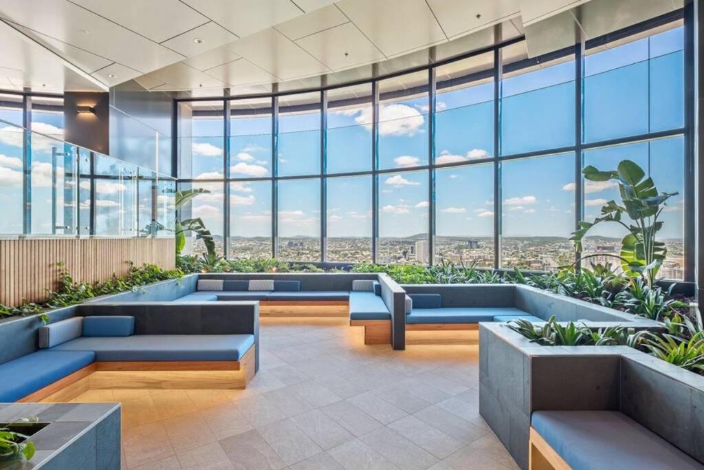 Lvl 57 Skytower Breathtaking Views CBD Wifi Carpark by Stylish Stays photo