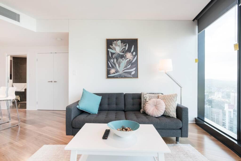 Lvl 57 Skytower Breathtaking Views CBD Wifi Carpark by Stylish Stays photo