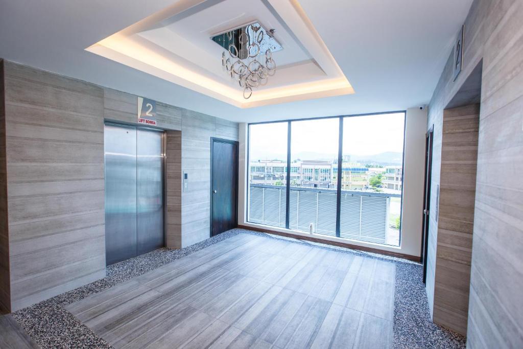 Lintas Platinum Hotel photo