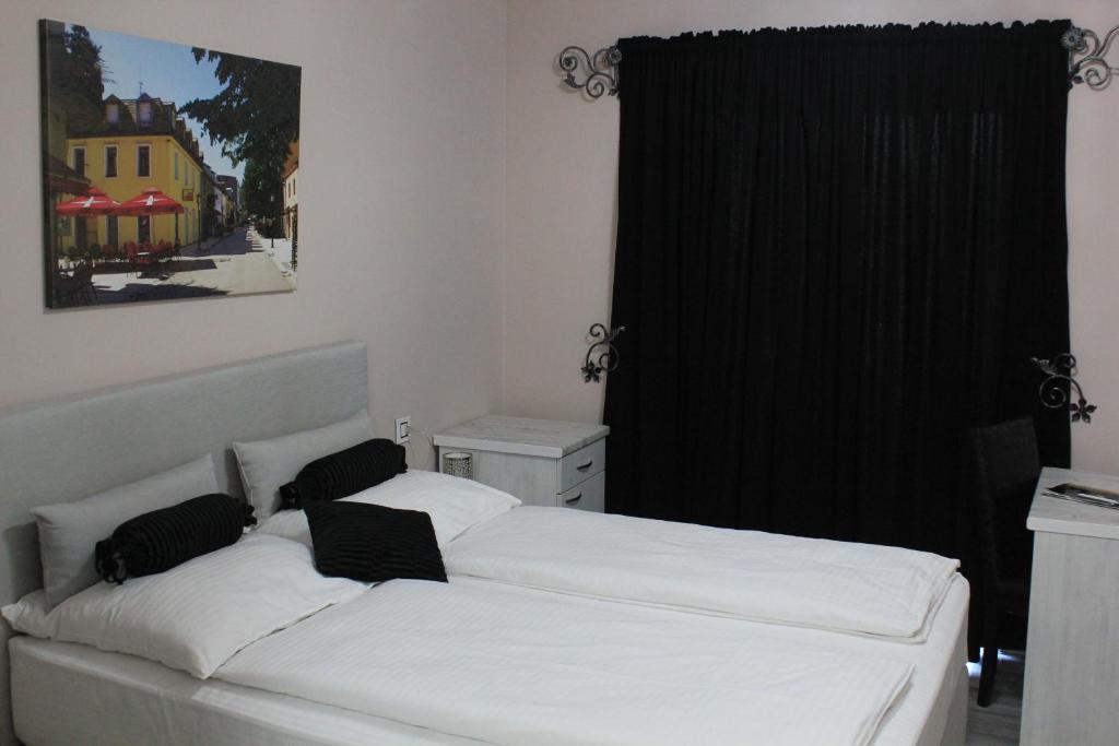 Hotel Bakarni Lonac photo