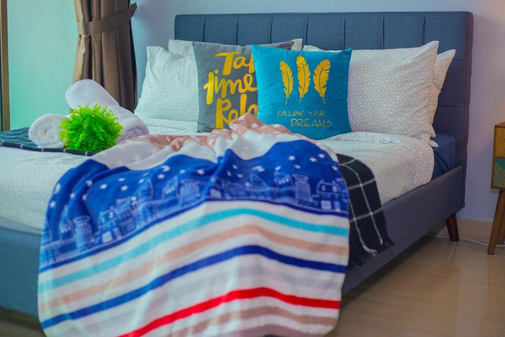 B1 -Lake View- Free Netflix 100Mb WiFi - 5mins to Mount Austin IKEA, AEON, Toopen 1-5Pax — Hotel in Johor Bahru