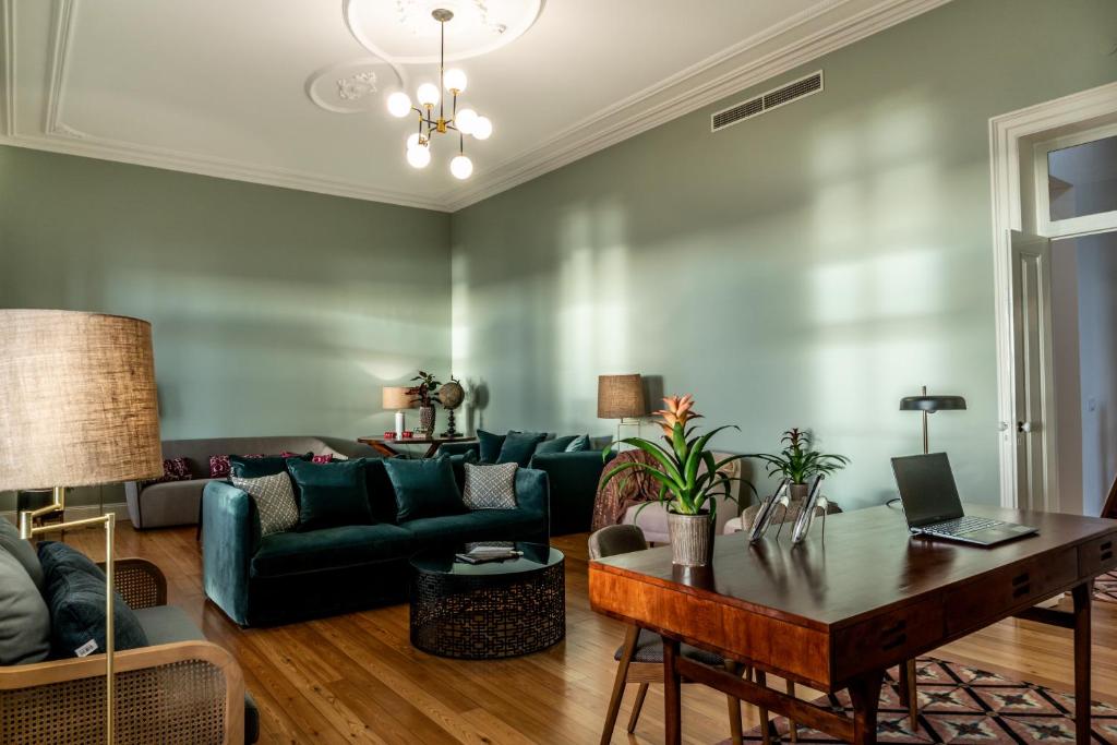 1905 Zino's Palace フロント・ロビー