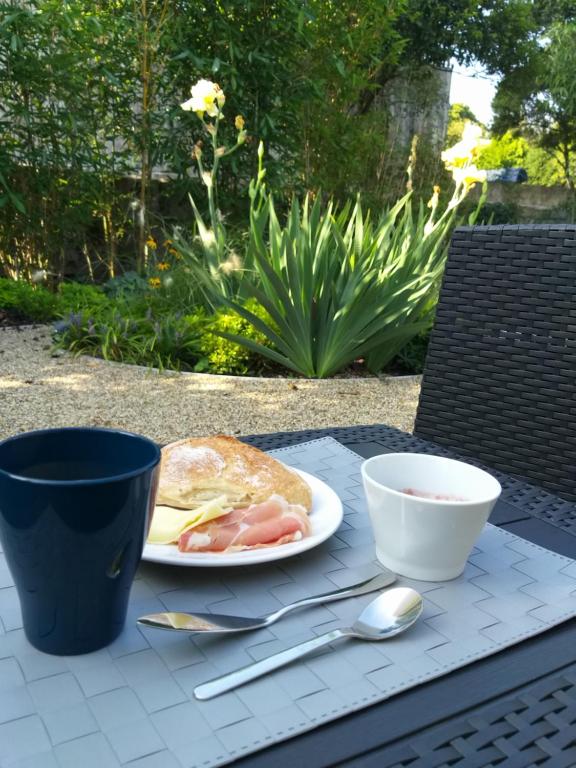 Queen's Garden Hostel photo