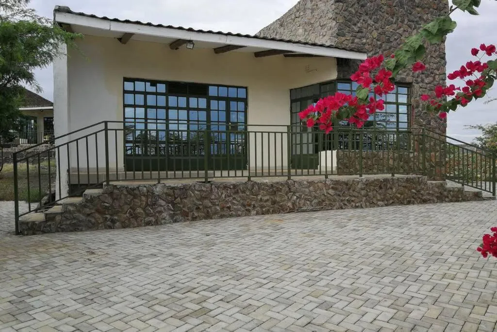 The Lake House - Lake Baringo, hotel in Ol Kokwe
