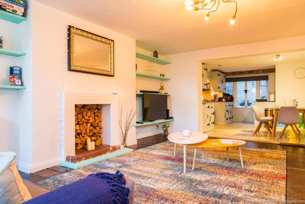 Seafront Apartment with Garden, Brighton photo 2