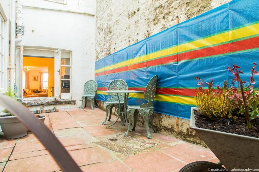 Seafront Apartment with Garden, Brighton photo 8