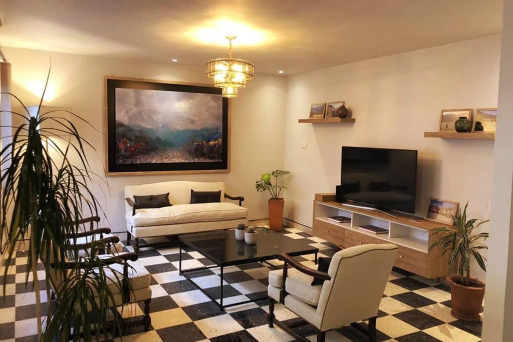 Casa Bustamante - 1