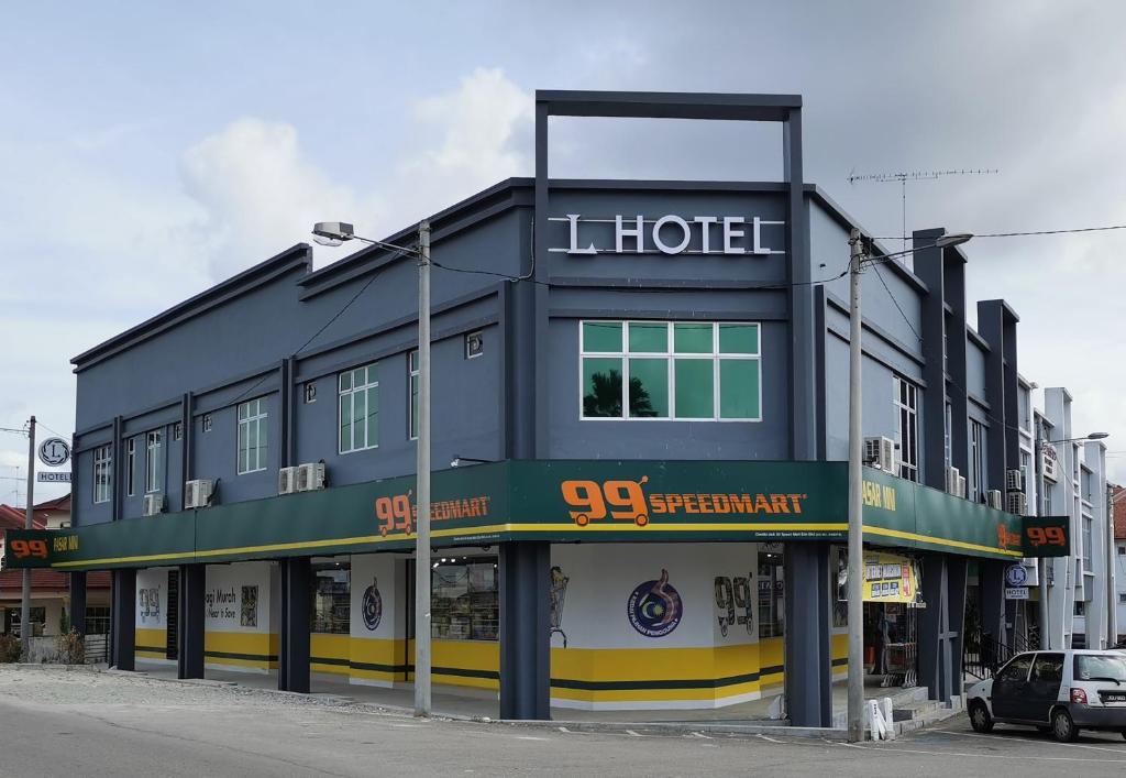 L Hotel — Hotel in Simpang Renggam