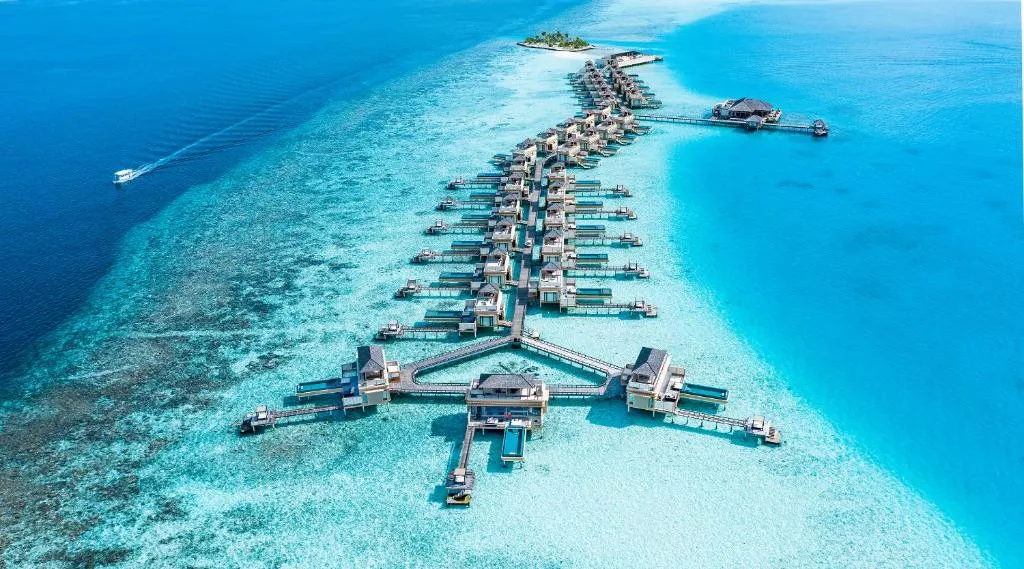 Angsana Velavaru, hotel in Dhaalu Atoll