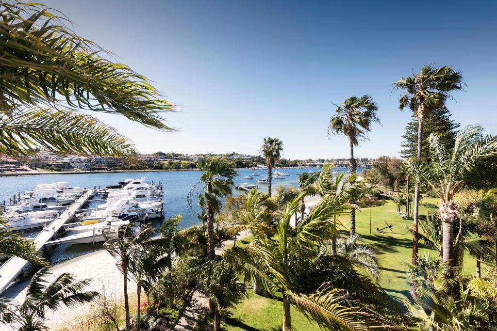 Suasana persekitaran