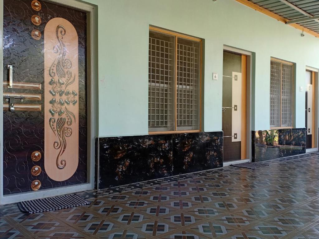 BANANA FARM HOUSE, Hampi Best Price Guarantee Mobile Bookings