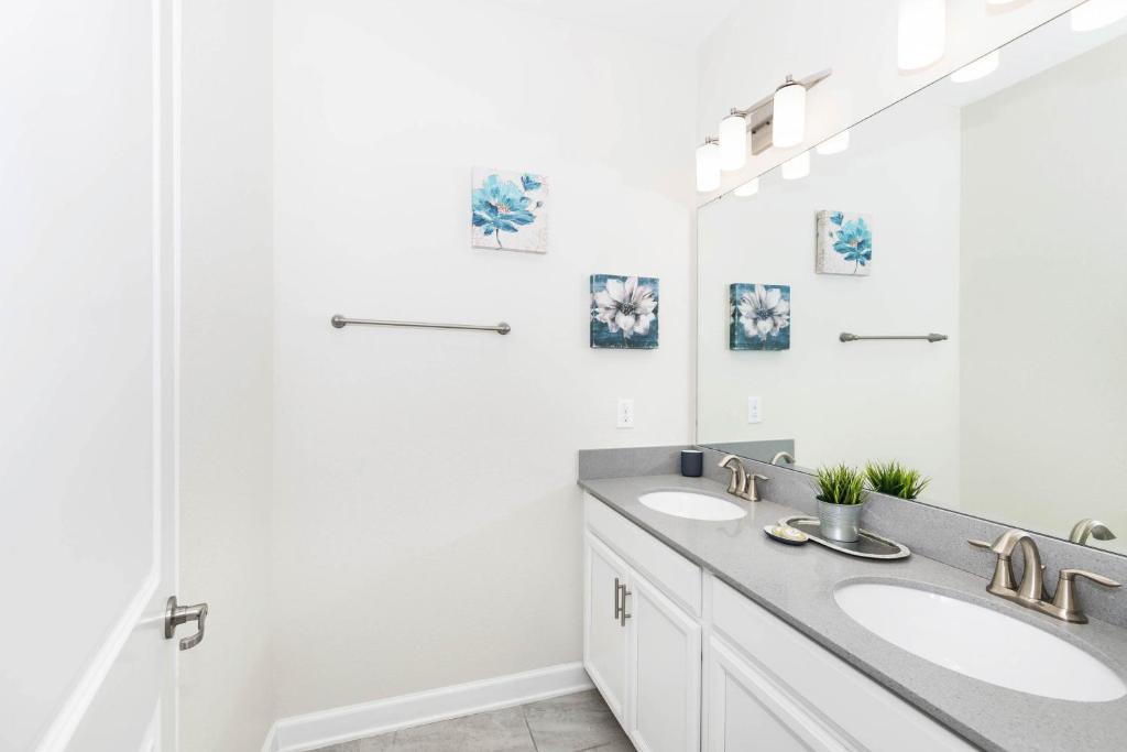 ChampionsGate Townhome Retreat photo