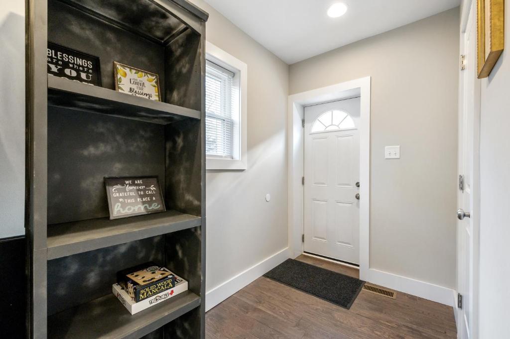 Luxury Rooms near Temple U, Drexel, UPenn, and the MET photo