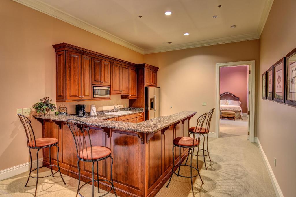Cottages and Suites at River Landing photo
