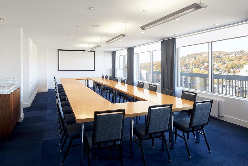 Residence Inn By Marriott Montreal Westmount Photo 12