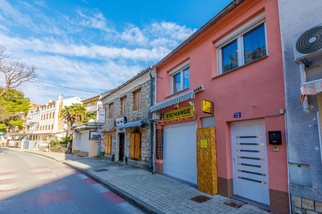 Apartment Edmond, Selce