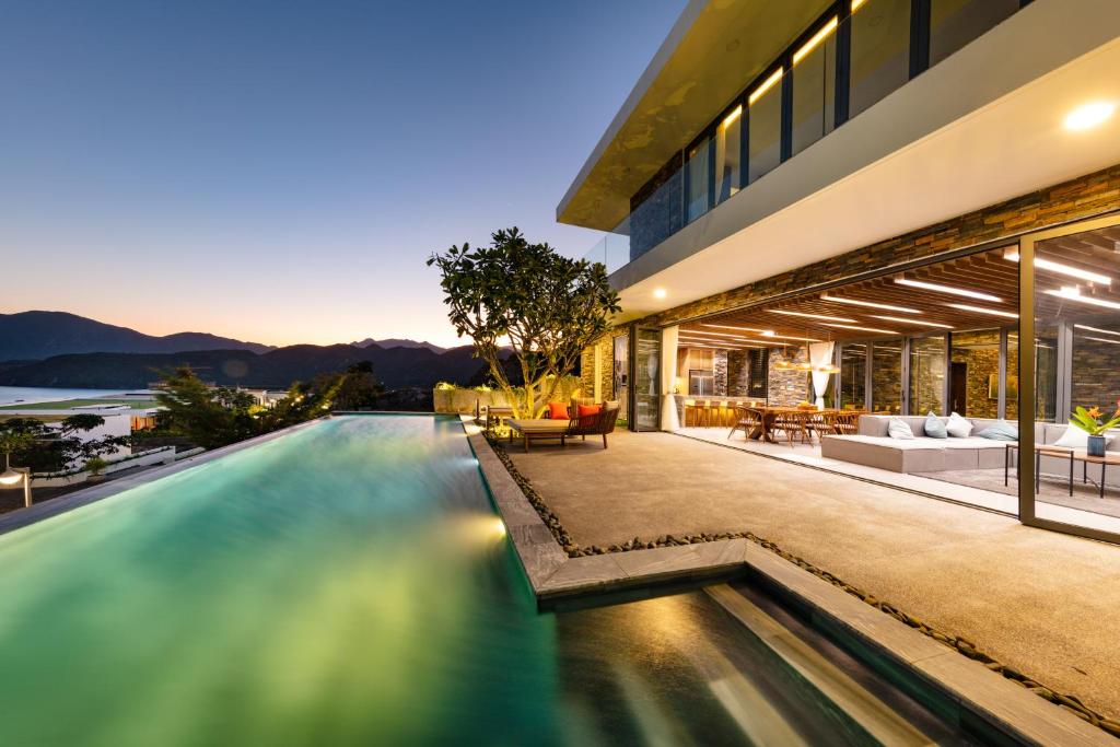 MARIANA VILLA 5 BEDROOMS, POOL, SAUNA AND JACUZZI photo