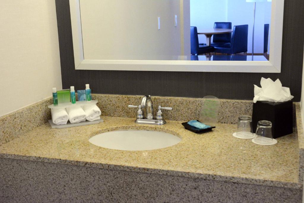 Holiday Inn Express Stamford Photo 27